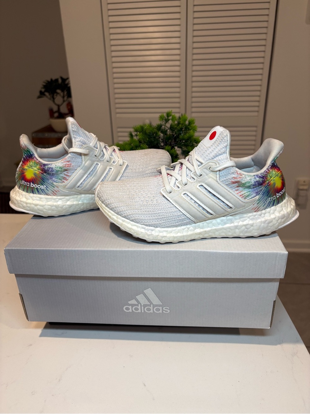 Ultra Rare Adidas Ultraboost Tokyo Limited Edition Womens size 4.5 Runners